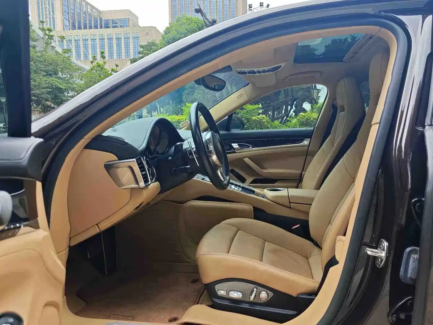 Porsche Panamera 2013 Panamera 4 Platinum Edition 3.6L фото 9
