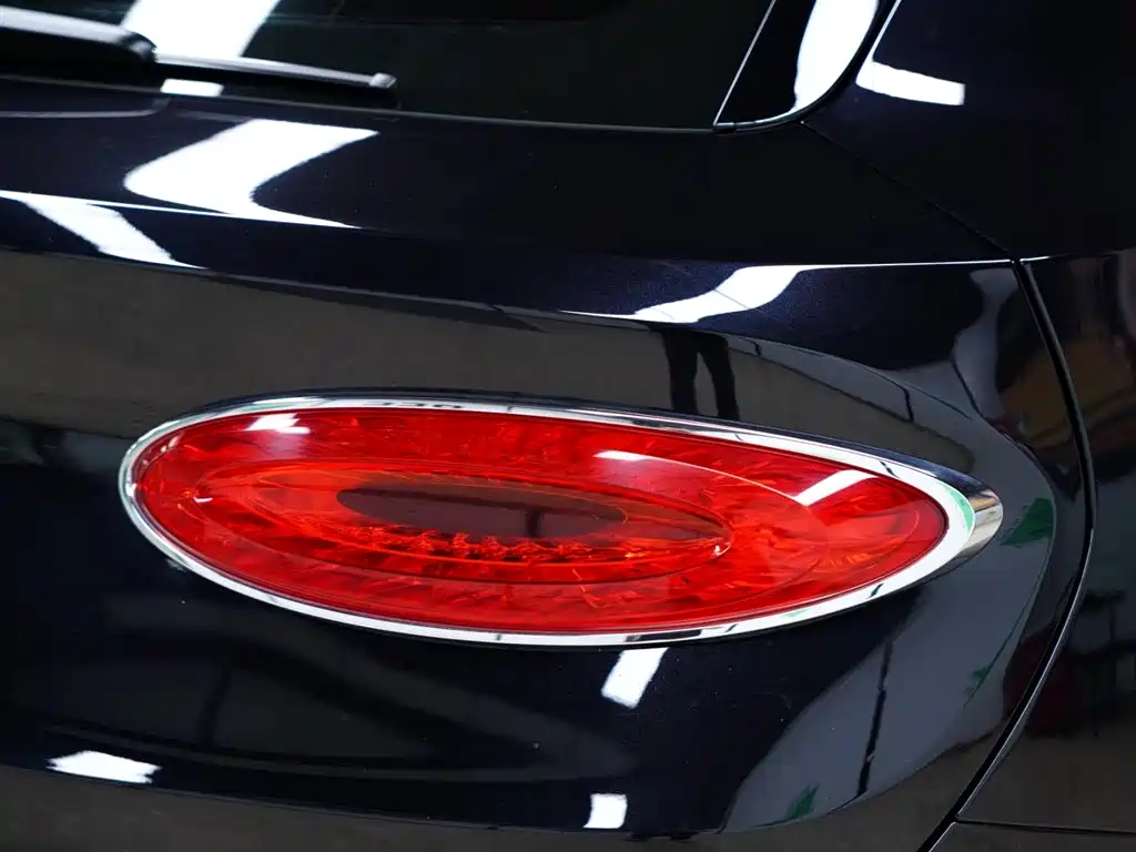BENTLEY TIMYUE PLUG-IN HYBRID