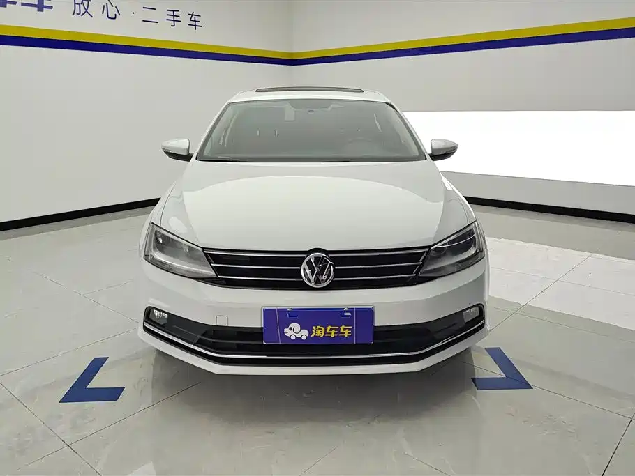 Volkswagen Sagitar 2015 1.6L Automatic Comfort фото 2
