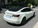 Фото 4 - Tesla Model 3