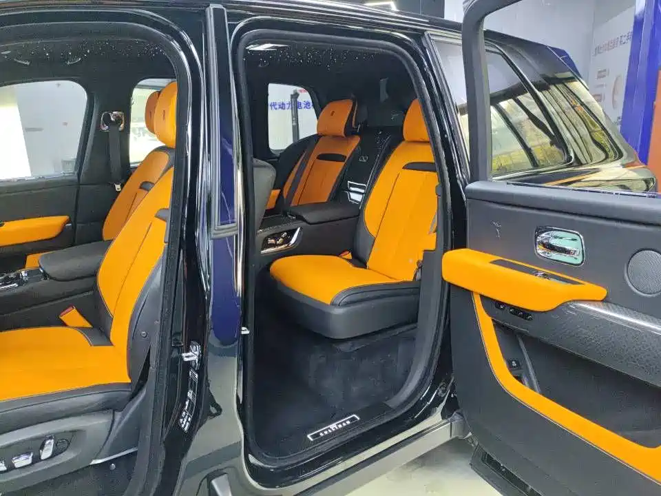 Photo 7 - Rolls-Royce Cullinan