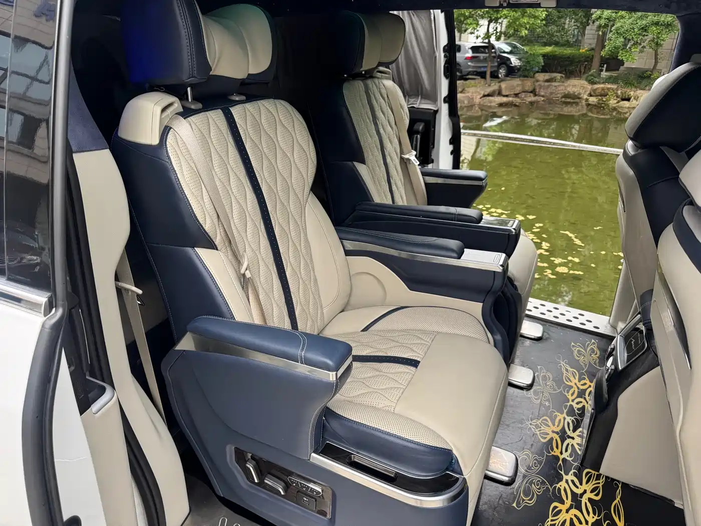 Buick GL8 2021 Land Business Class 652T Comfort фото 14