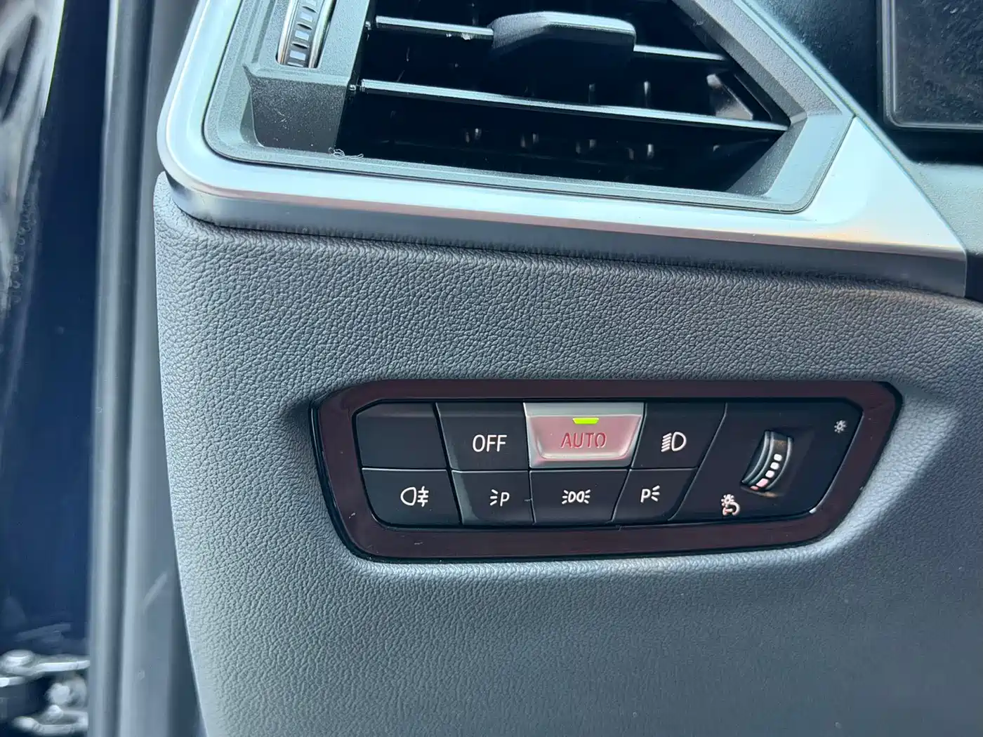 BMW 3 Series 2023 320Li M Sport Package фото 7