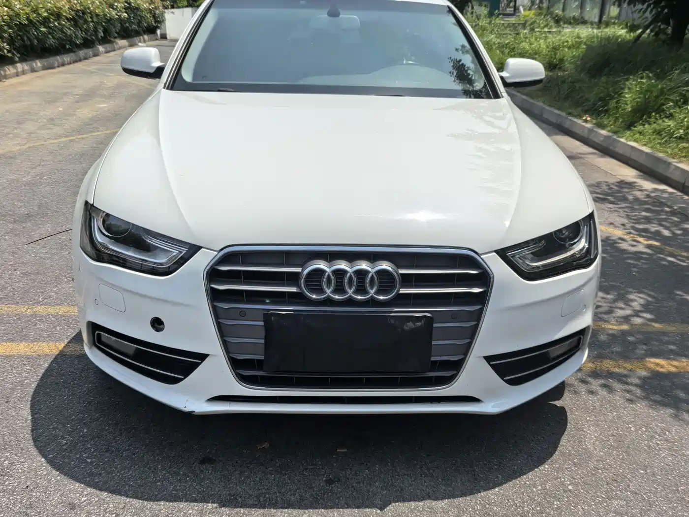 Audi A4L 2013 35 TFSI Automatic Comfort фото 2