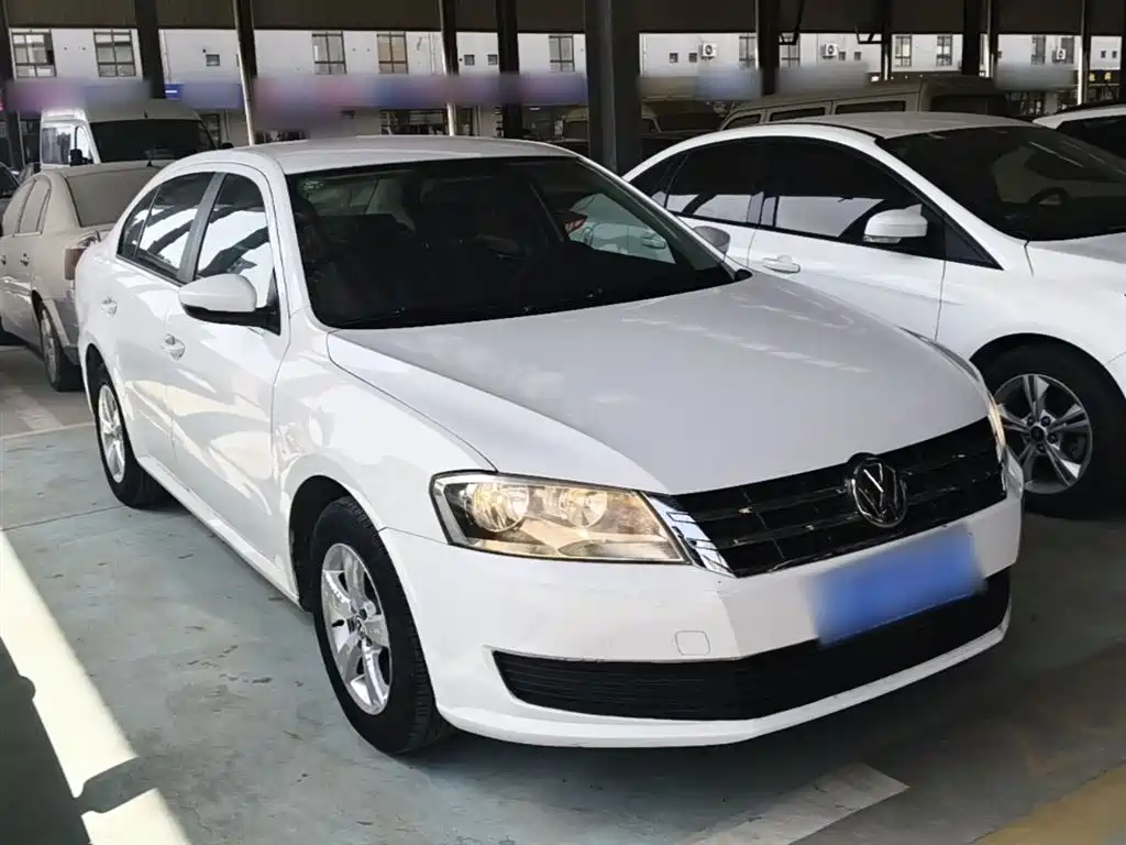 Volkswagen Lavida 2013 Facelift Classic 1.6L Automatic Trend фото 4