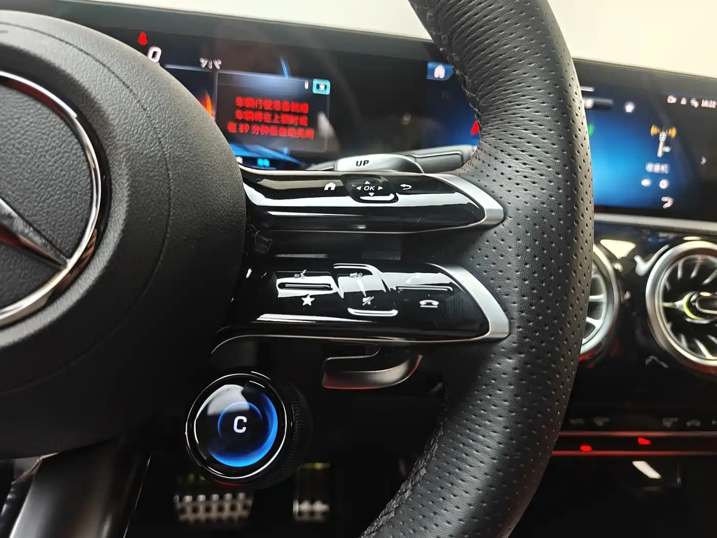 Mercedes-Benz A-Class AMG 2025 AMG A 35 L 4MATIC фото 11