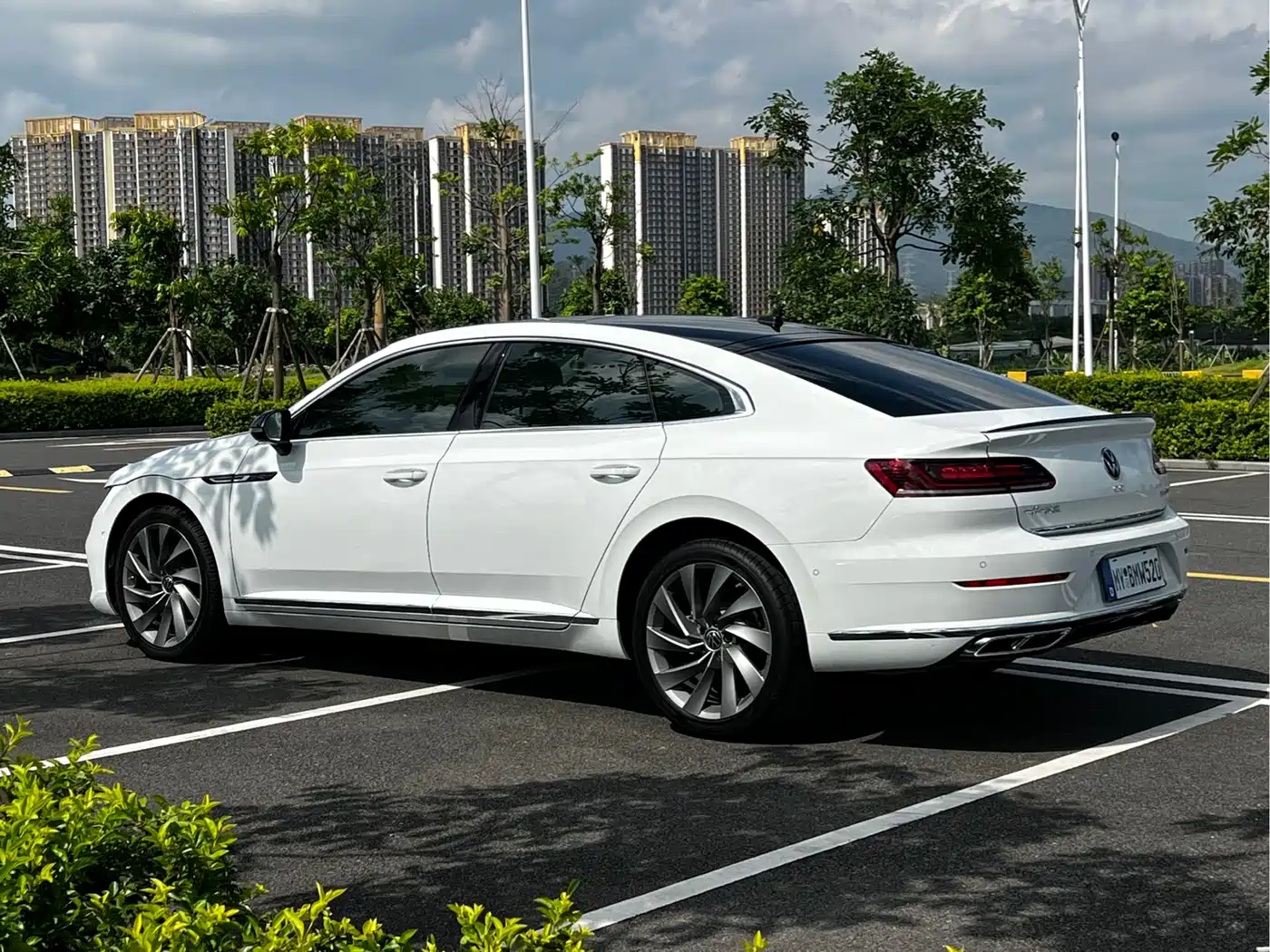 Volkswagen FAW-Volkswagen CC 2023 380TSI Eye-catching Edition фото 6