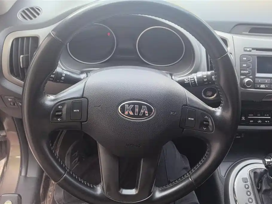Kia Sportage 2015 2.0L Automatic 2WD GLS фото 15