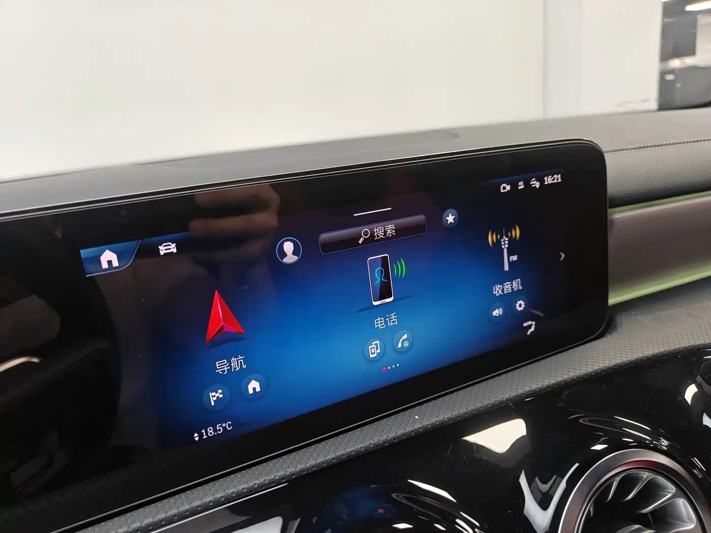 Mercedes-Benz A-Class AMG 2025 AMG A 35 L 4MATIC фото 15