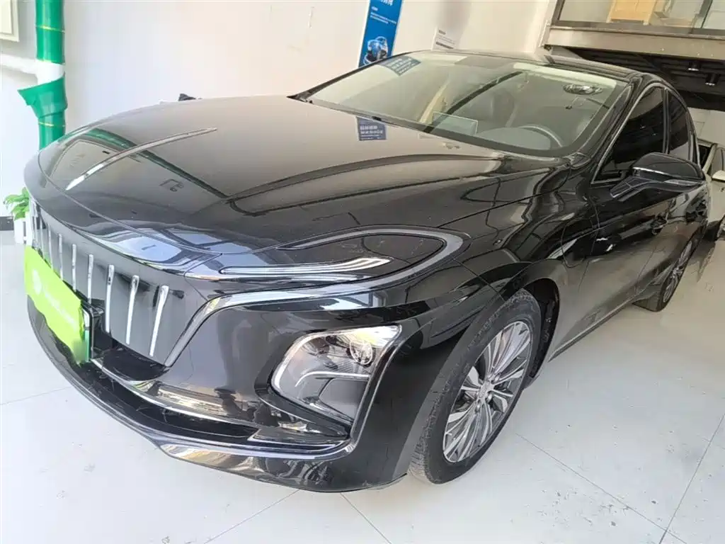 Hongqi E-QM5 2023 620km PLUS