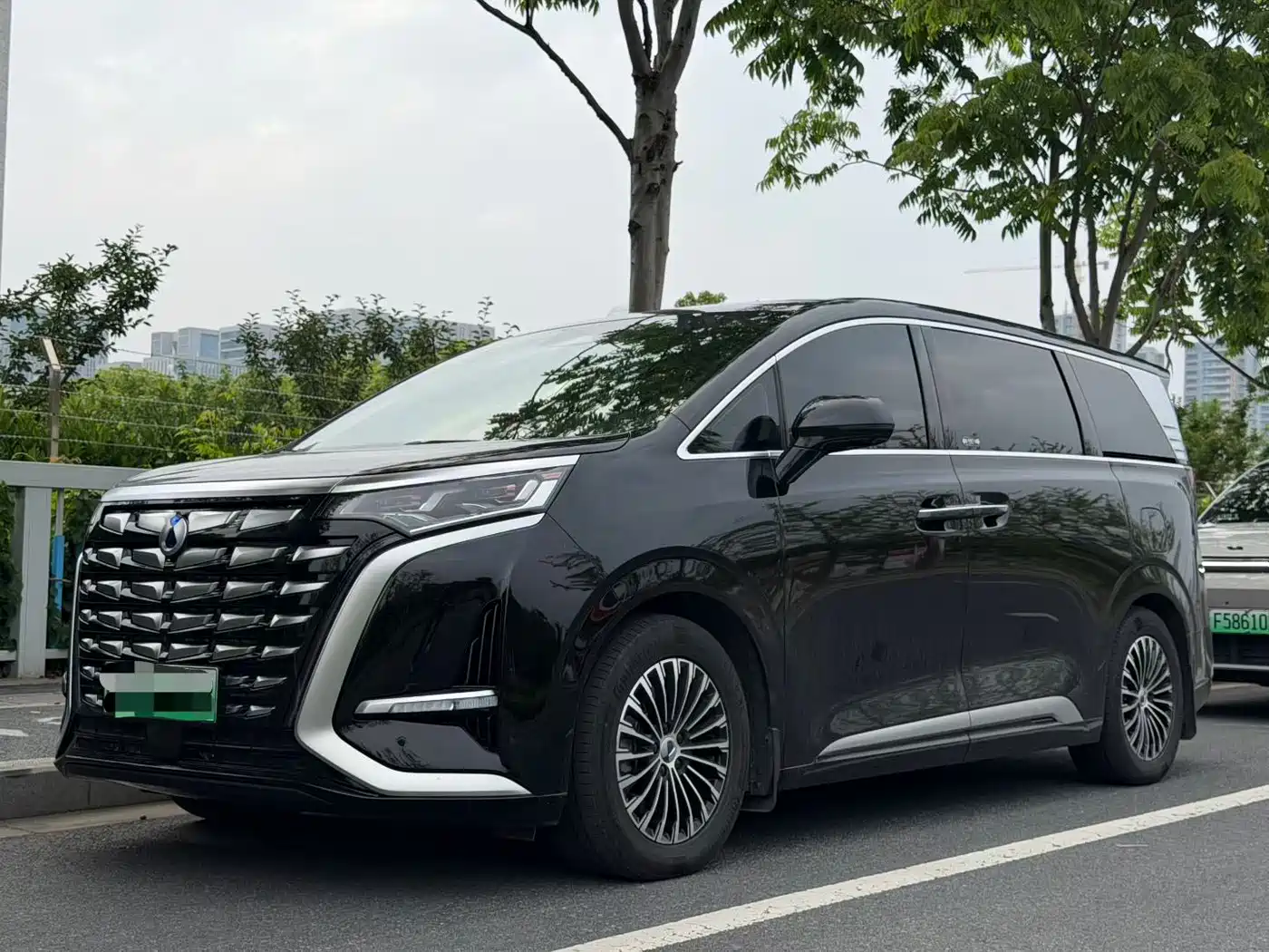 Denza D9 2024 DM-i 980 AWD Prestige
