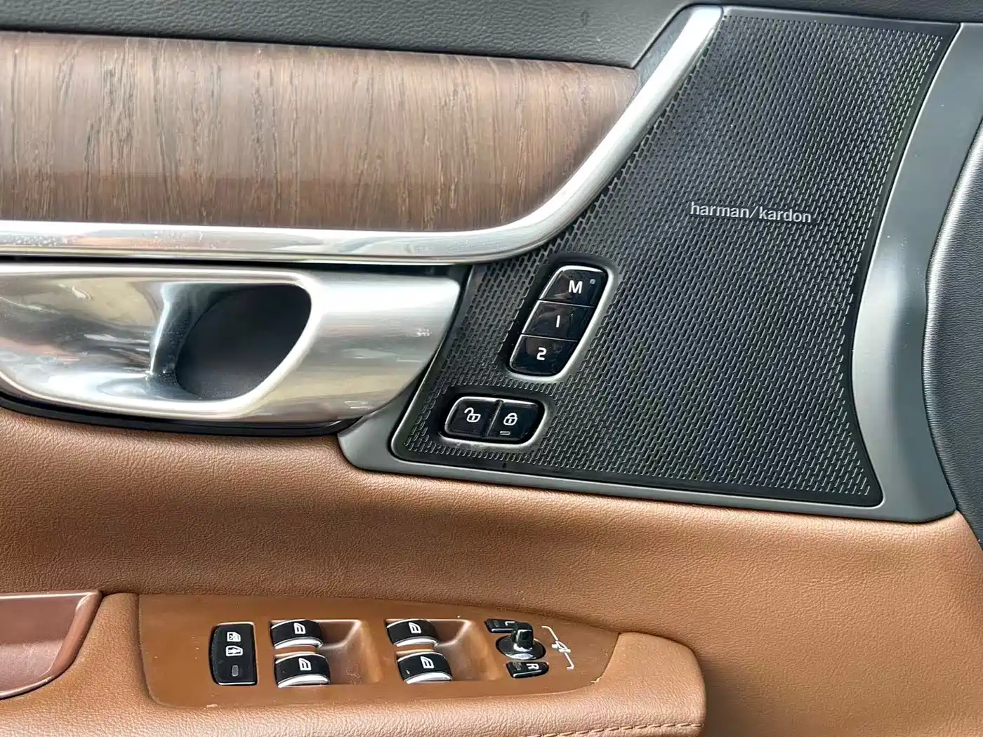 Фото 10 - Volvo S90