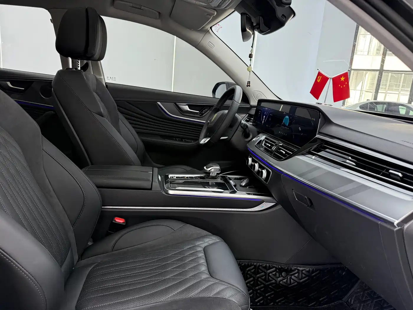 Hongqi HS5 2023 2.0T AWD Flag Enjoy Pro Edition фото 4