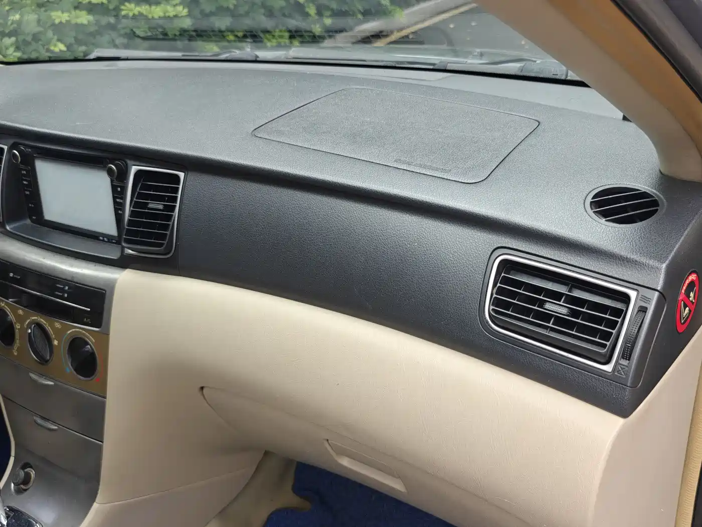 Toyota Corolla 2013 1.6L Automatic Luxury фото 8