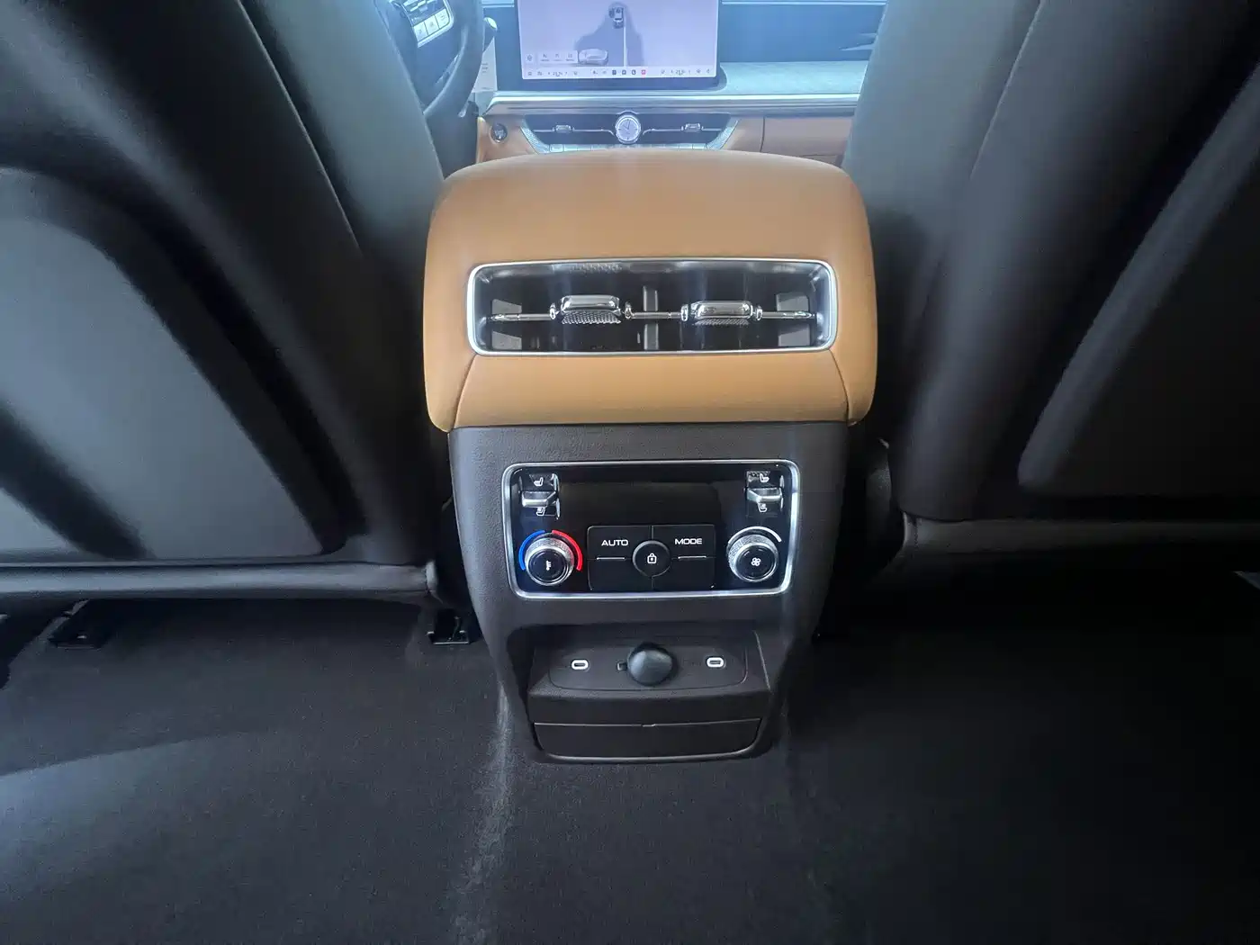 Tank 500 EV 2026 Hi4-Z Smart Edition фото 10