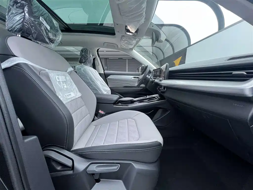 Volkswagen Talagon 2025 330TSI Luxury Cruise Public Edition фото 18