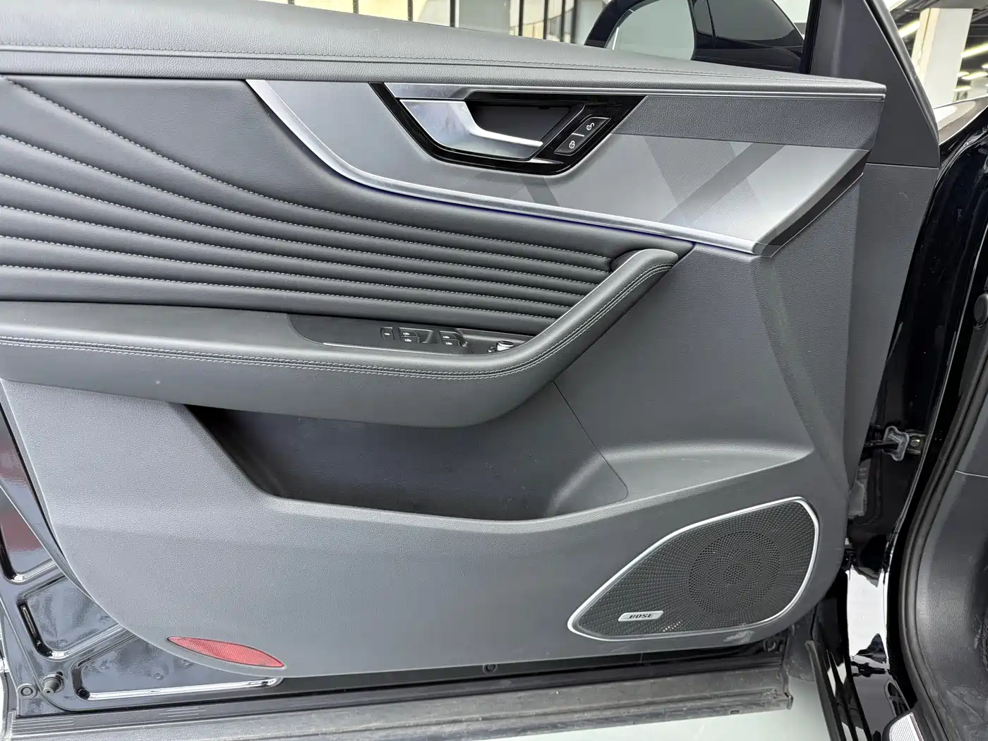 Hongqi HS5 2023 2.0T AWD Flag Enjoy Pro Edition фото 12