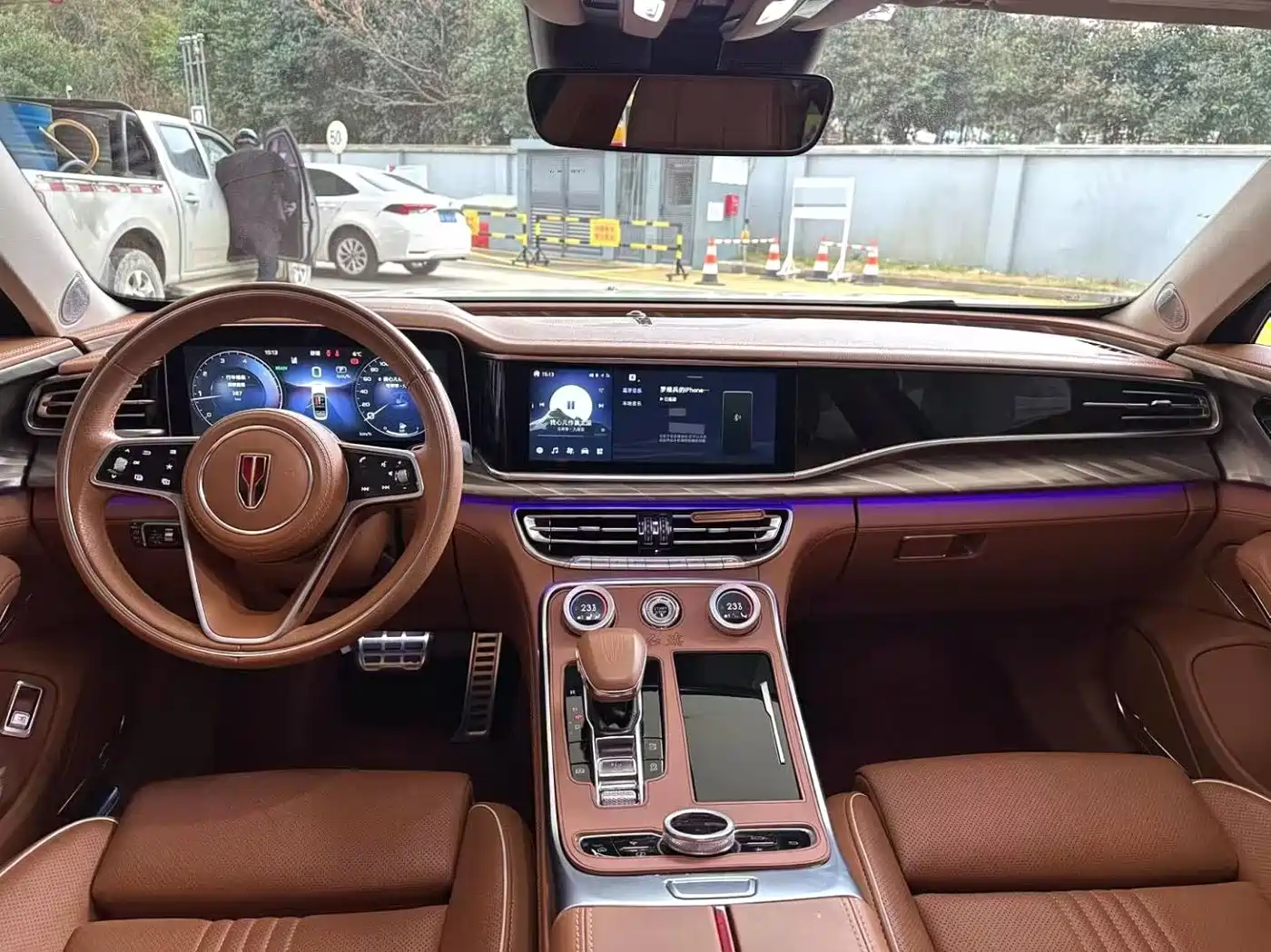 Hongqi H9 2022 2.0T Smart Connect Flag Smooth Edition фото 7