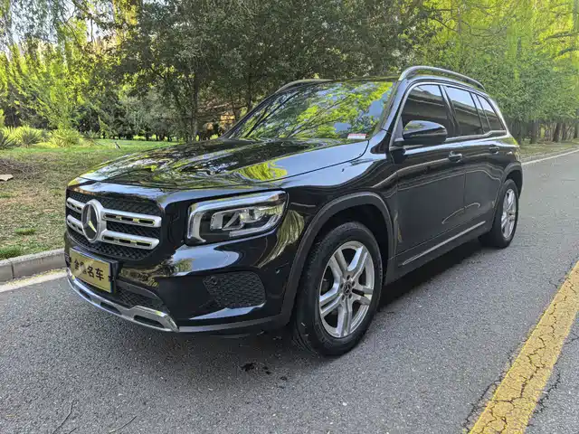 MERCEDES-BENZ GLB