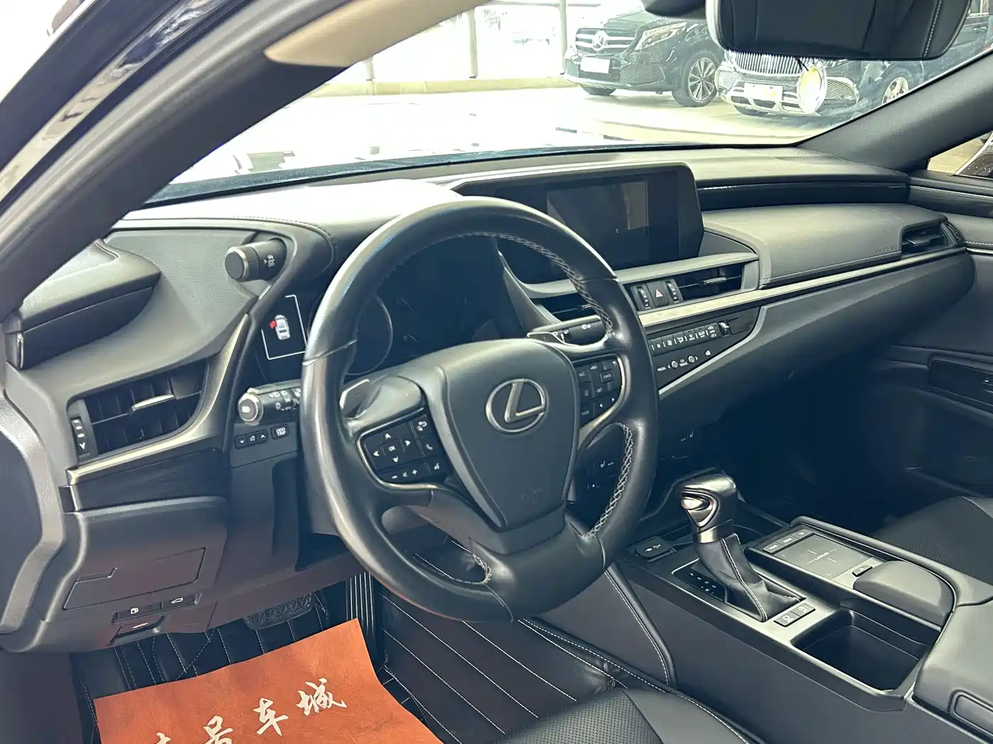 Lexus ES 2020 200 Excellence фото 9