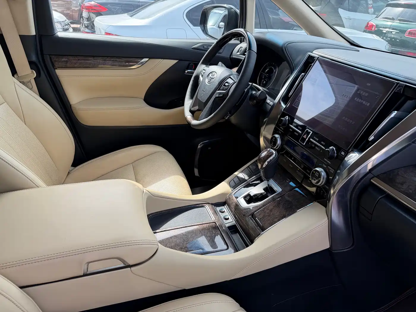 Toyota Alphard 2021 Hybrid 2.5L Premium фото 10