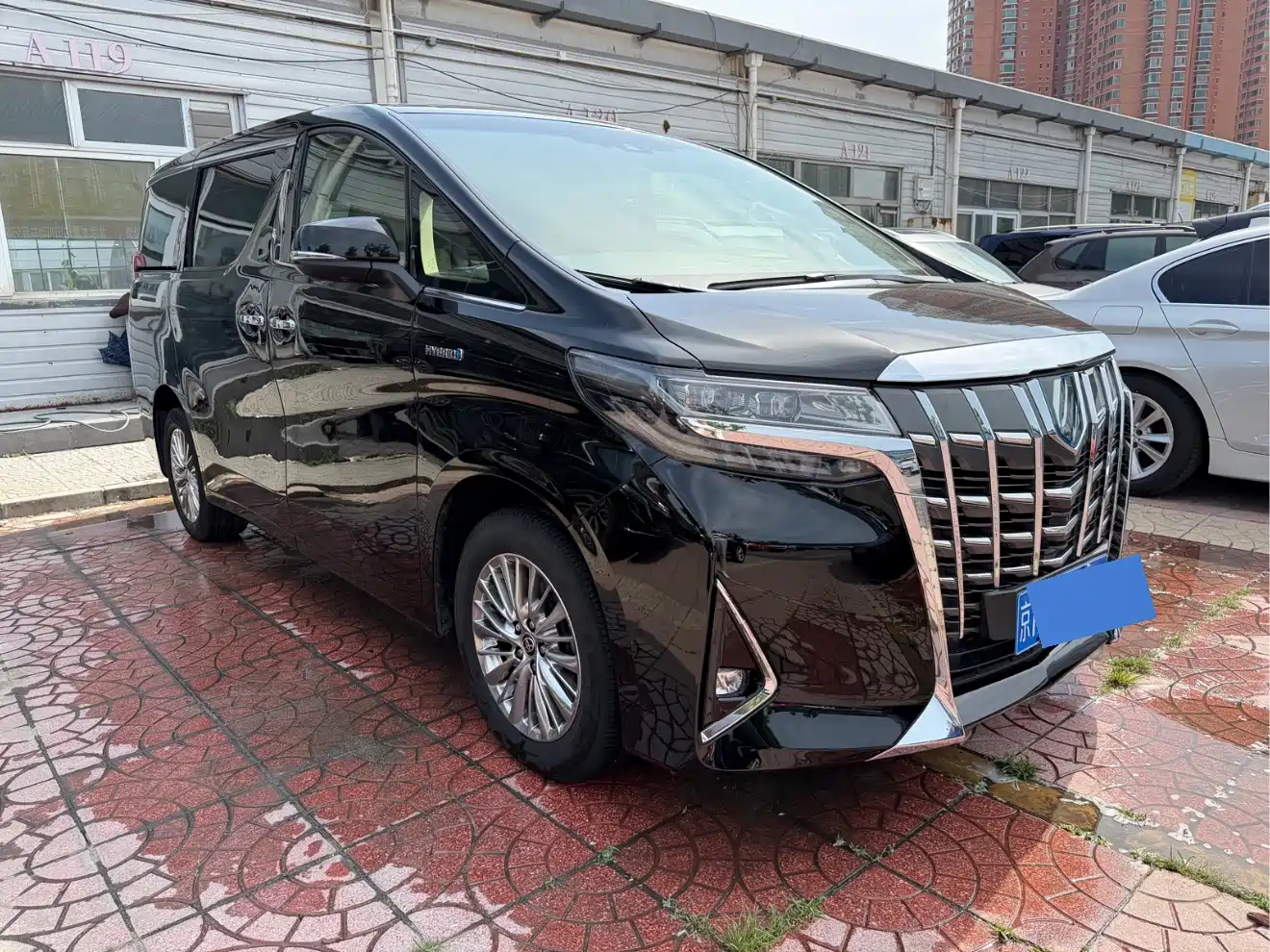 Toyota Alphard 2021 Hybrid 2.5L Premium фото 17