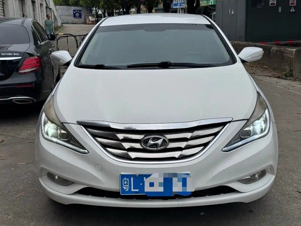 Hyundai Sonata 2011 2011 2.0L Automatic Fashion