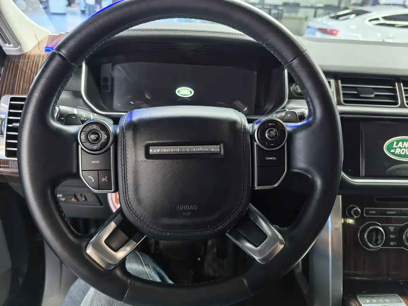 Land Rover Range Rover 2015 3.0 TDV6 Vogue фото 5