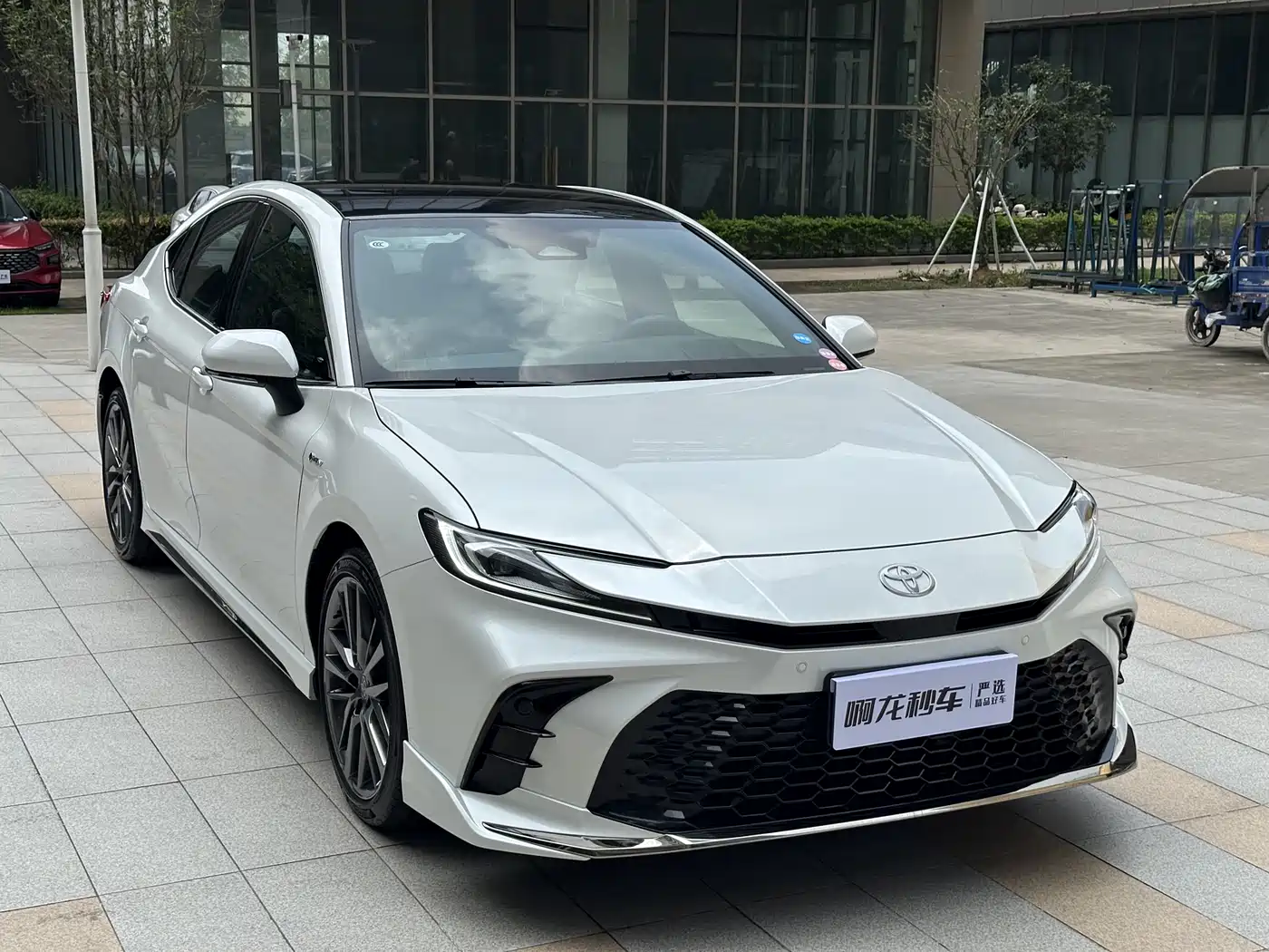 Toyota Camry 2024 Model Dual Hybrid 2.0HXS Sport Plus Edition фото 4