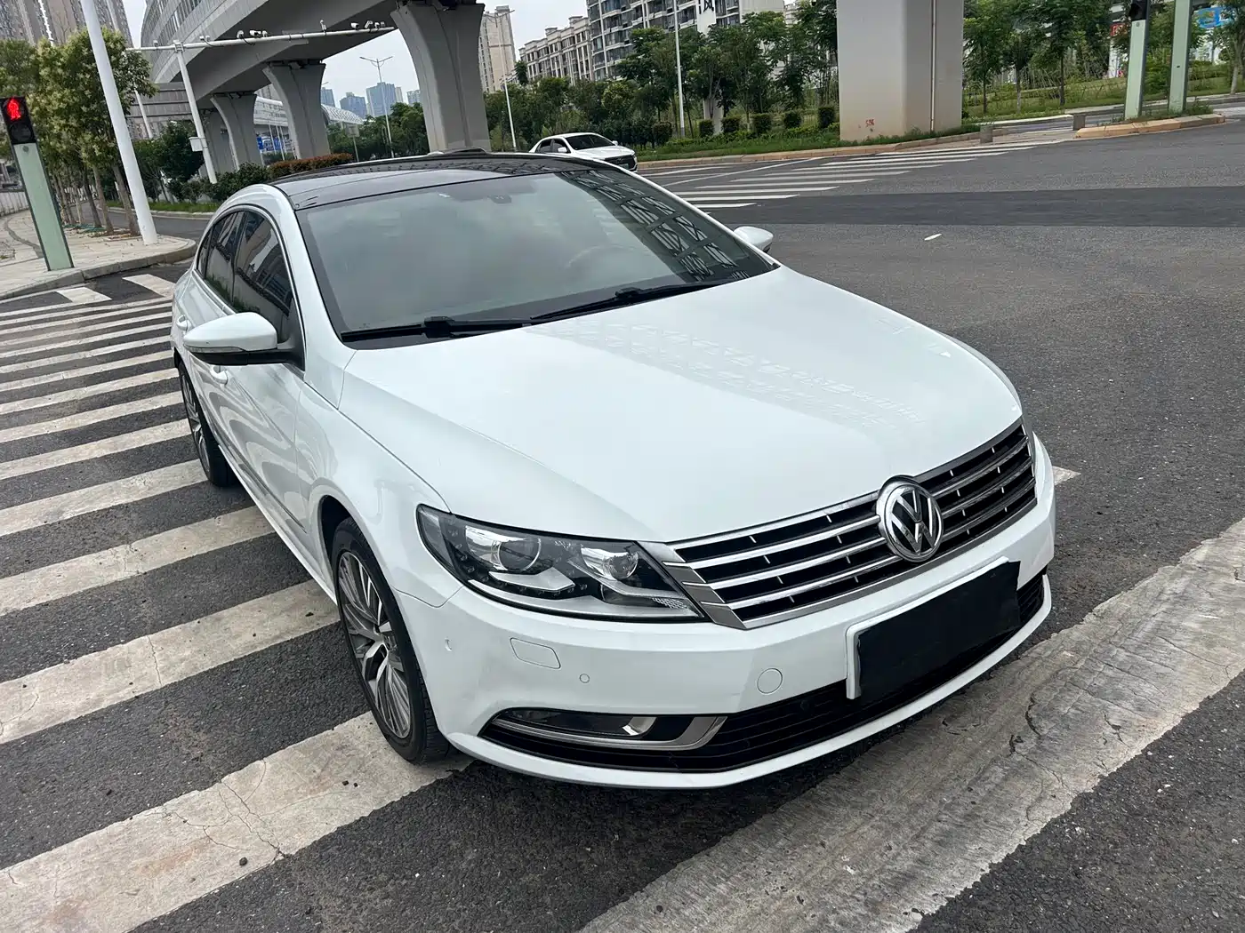 Volkswagen FAW-Volkswagen CC 2015 1.8TSI Luxury фото 3