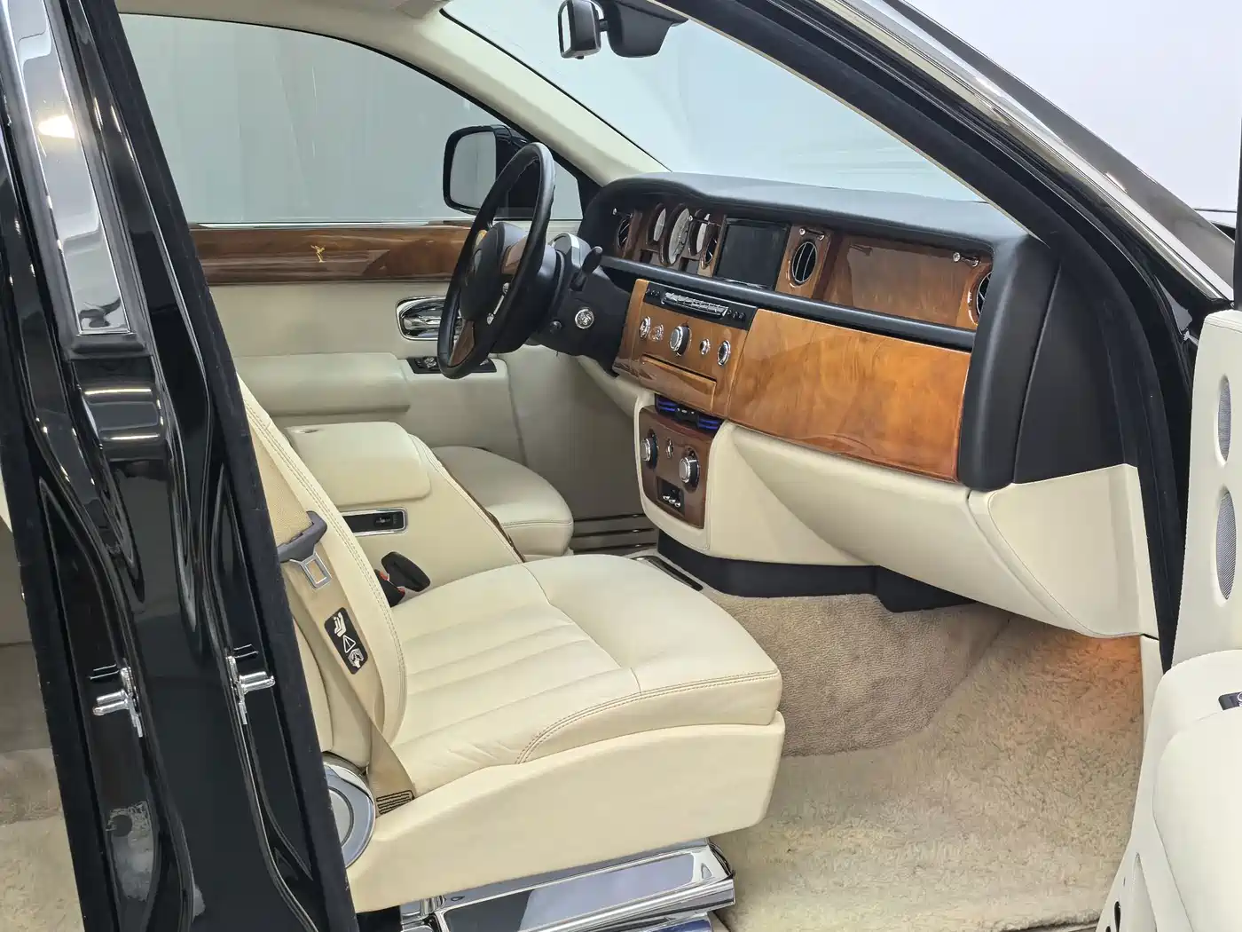Фото 10 - Rolls-Royce Phantom
