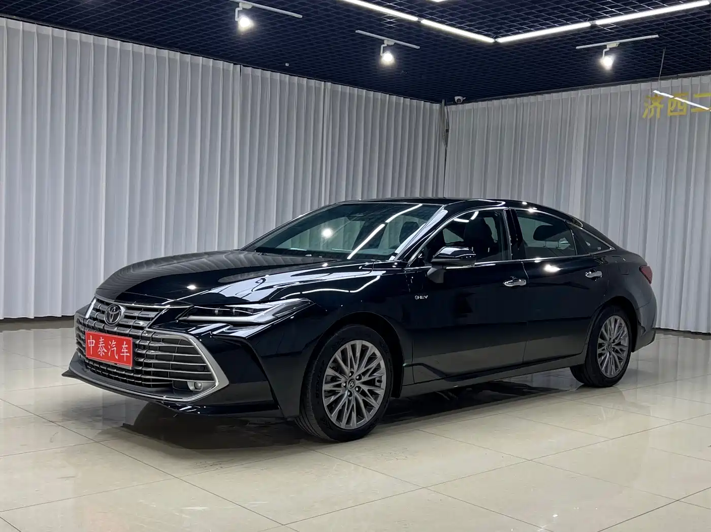 Toyota Avalon 2023 2.0L XLE Premium Edition