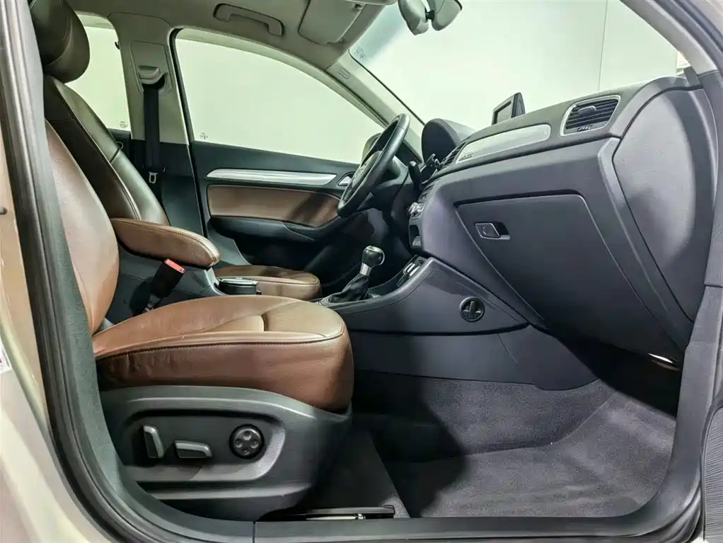 Audi Q3 2015 35 TFSI quattro Technology фото 7