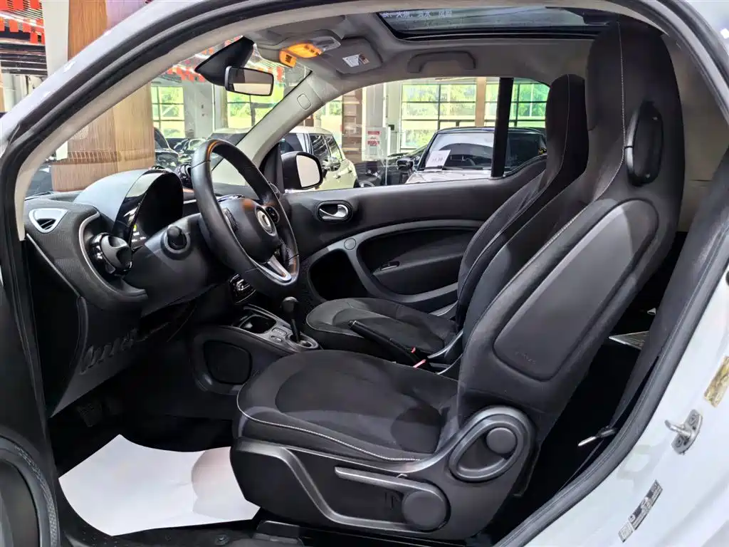 smart fortwo 2019 2019 0.9T 66kW Hardtop Wind Edition China VI
