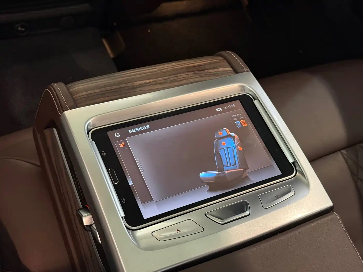 BMW 5 Series 2019 530Li Premium Luxury Package фото 18