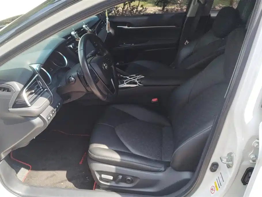 Toyota Camry 2018 2.5S Trend Edition фото 9