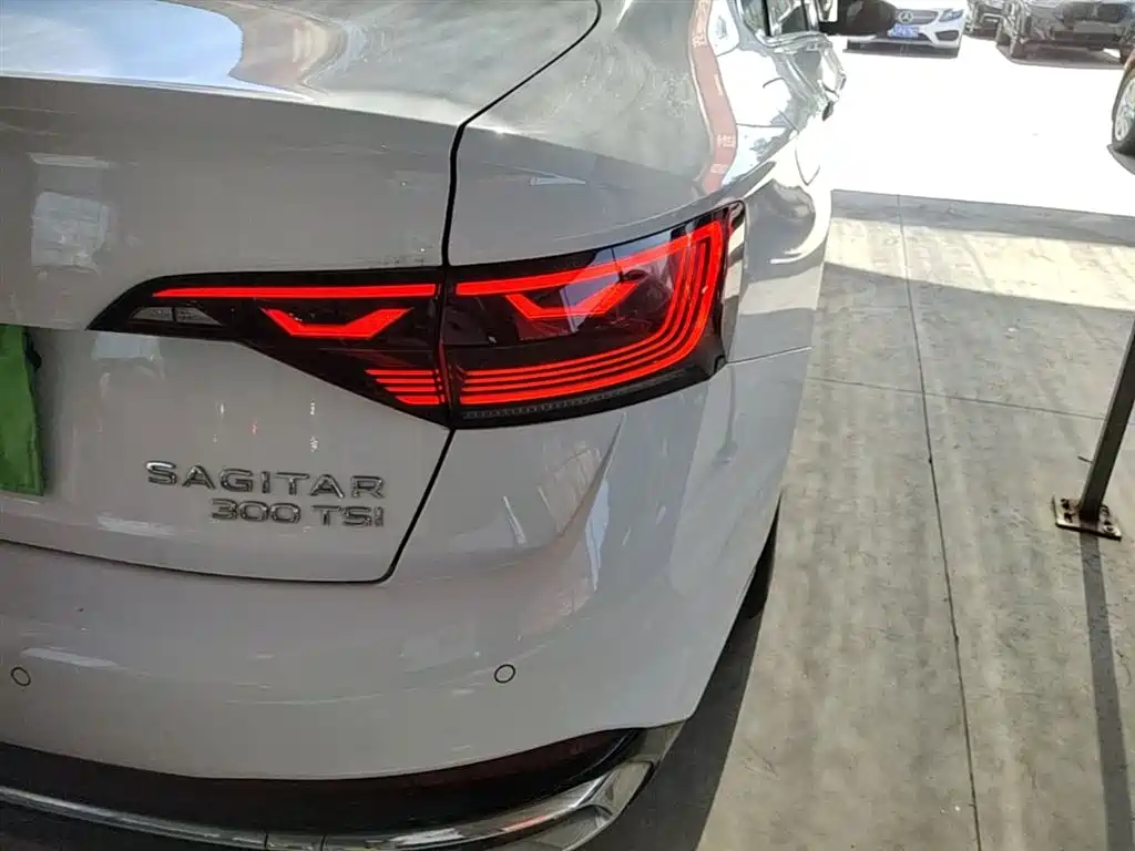 Volkswagen Sagitar 2023 300TSI DSG Surpassing Edition фото 8