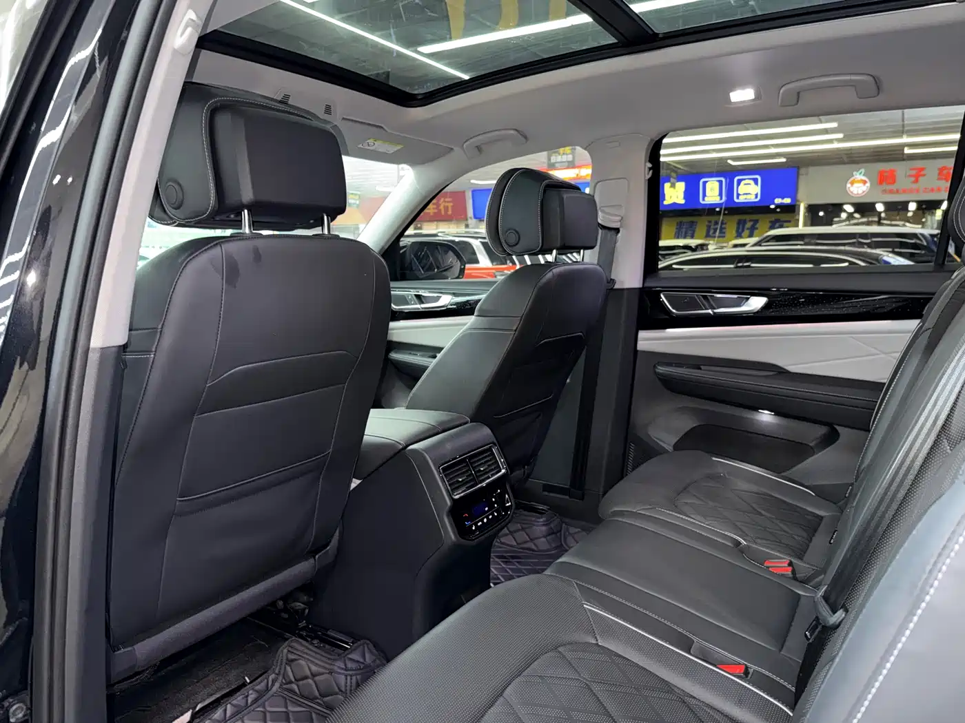 Volkswagen Teramont 2024 380TSI 4WD Prestige Luxury Edition фото 14