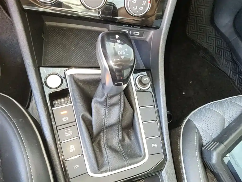 Volkswagen Sagitar 2023 300TSI DSG Surpassing Edition фото 14