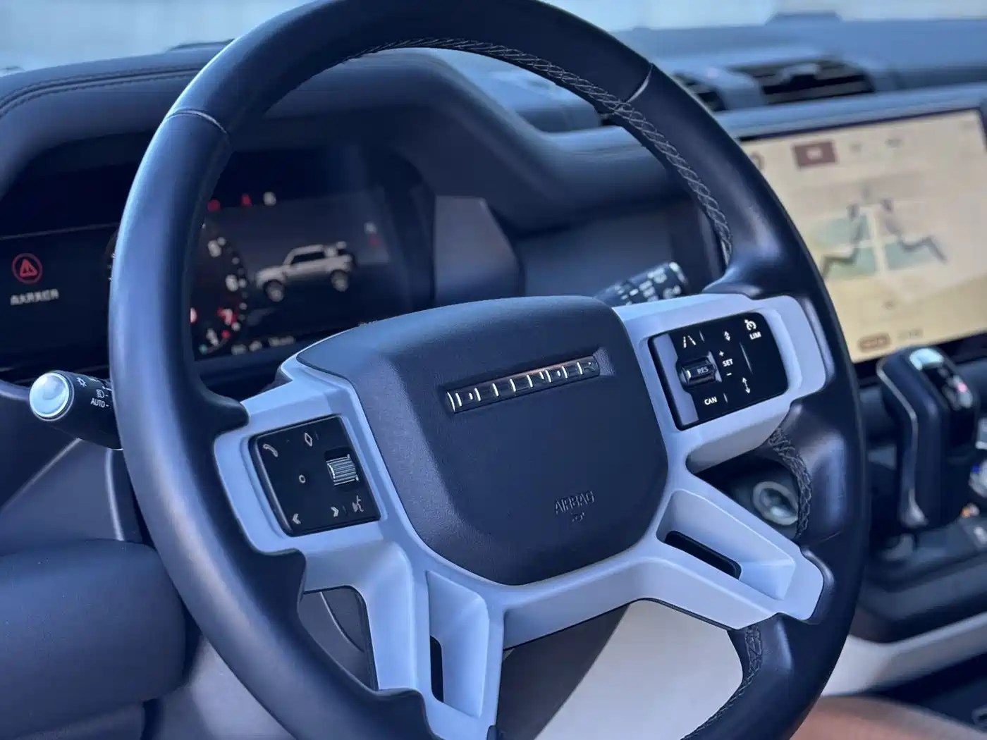 Land Rover Defender 2023 Model 110 3.0T P400 X-DYNAMIC HSE фото 7