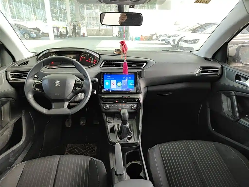 Peugeot 308 2016 1.6L Manual Fashion фото 10