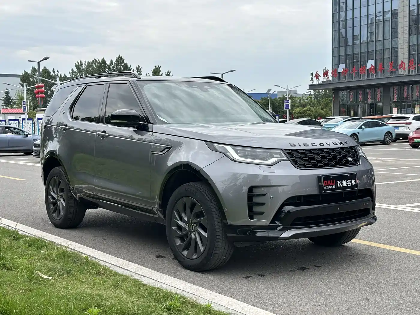 Land Rover Discovery 2023 360PS R-Dynamic SE фото 3