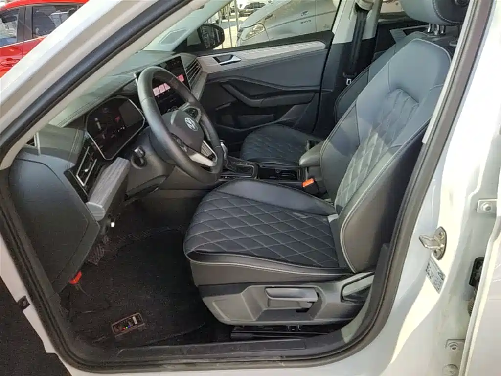 Volkswagen Sagitar 2023 300TSI DSG Surpassing Edition фото 15