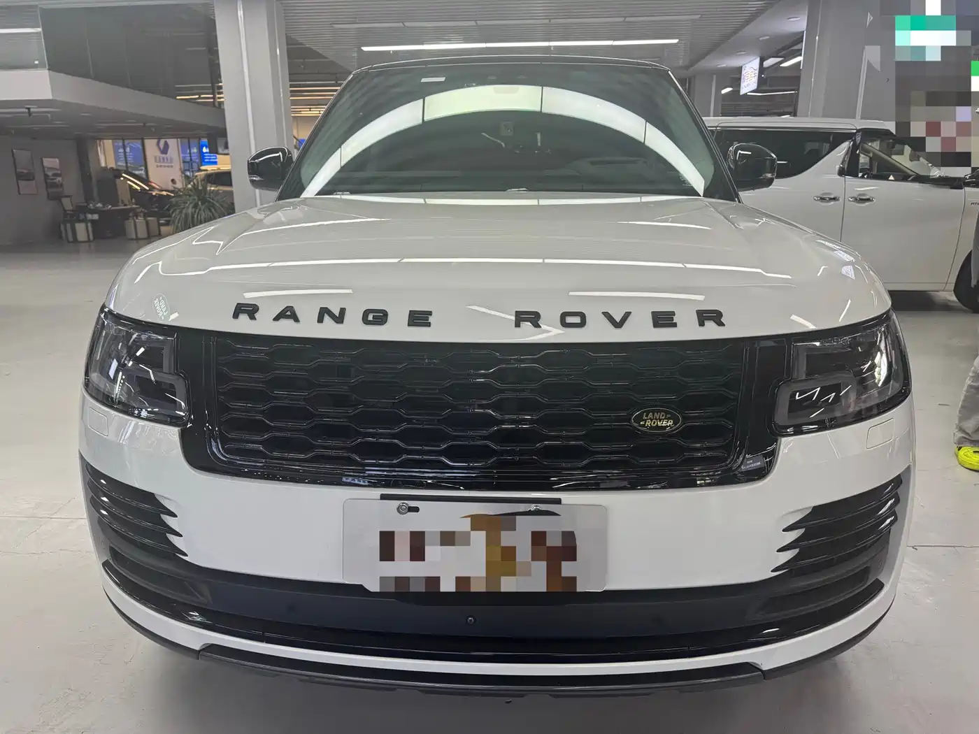Land Rover Range Rover 2019 3.0 SCV6 Heritage Edition фото 2
