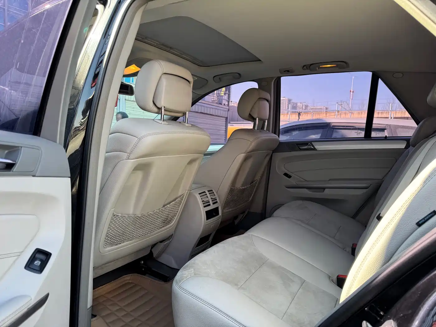 Mercedes-Benz M-Class 2010 ML 300 4MATIC фото 8