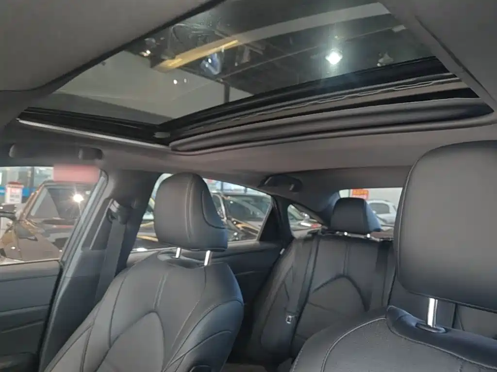 Toyota Avalon 2023 2.0L Premium Selection фото 18