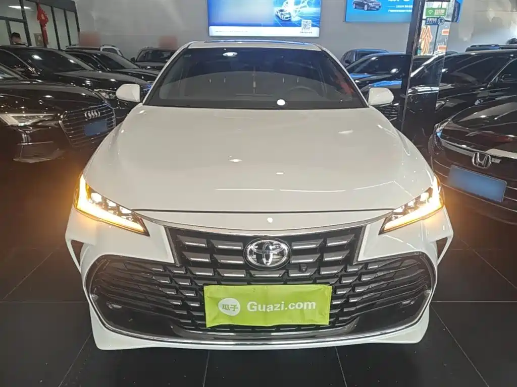 Toyota Avalon 2023 2.0L Premium Selection фото 3