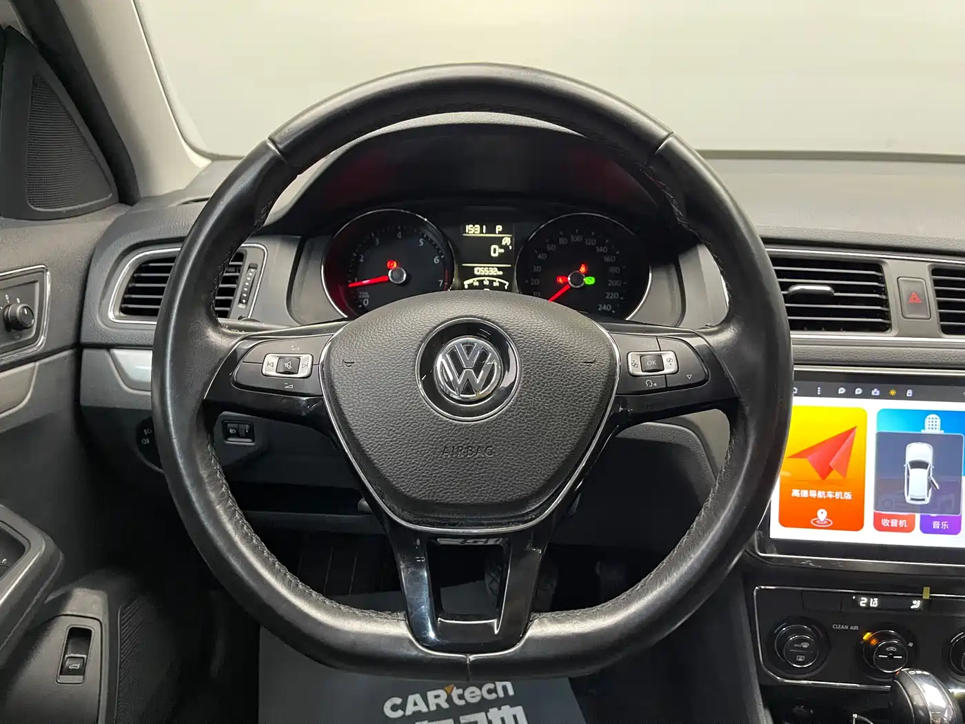 Volkswagen Lavida 2017 230TSI DSG Comfort Edition фото 20