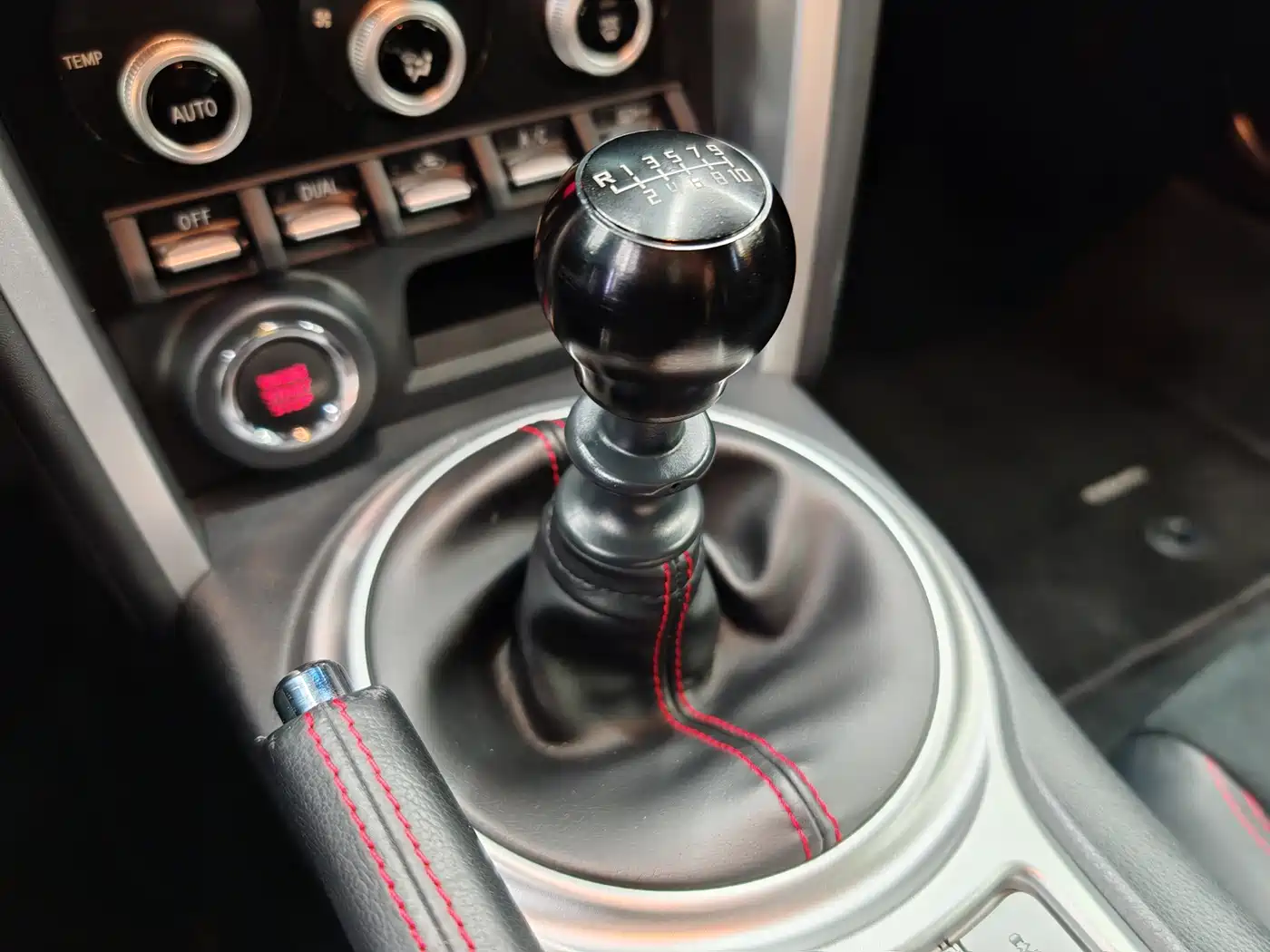 Subaru BRZ 2020 2.0L Manual type-RS фото 26
