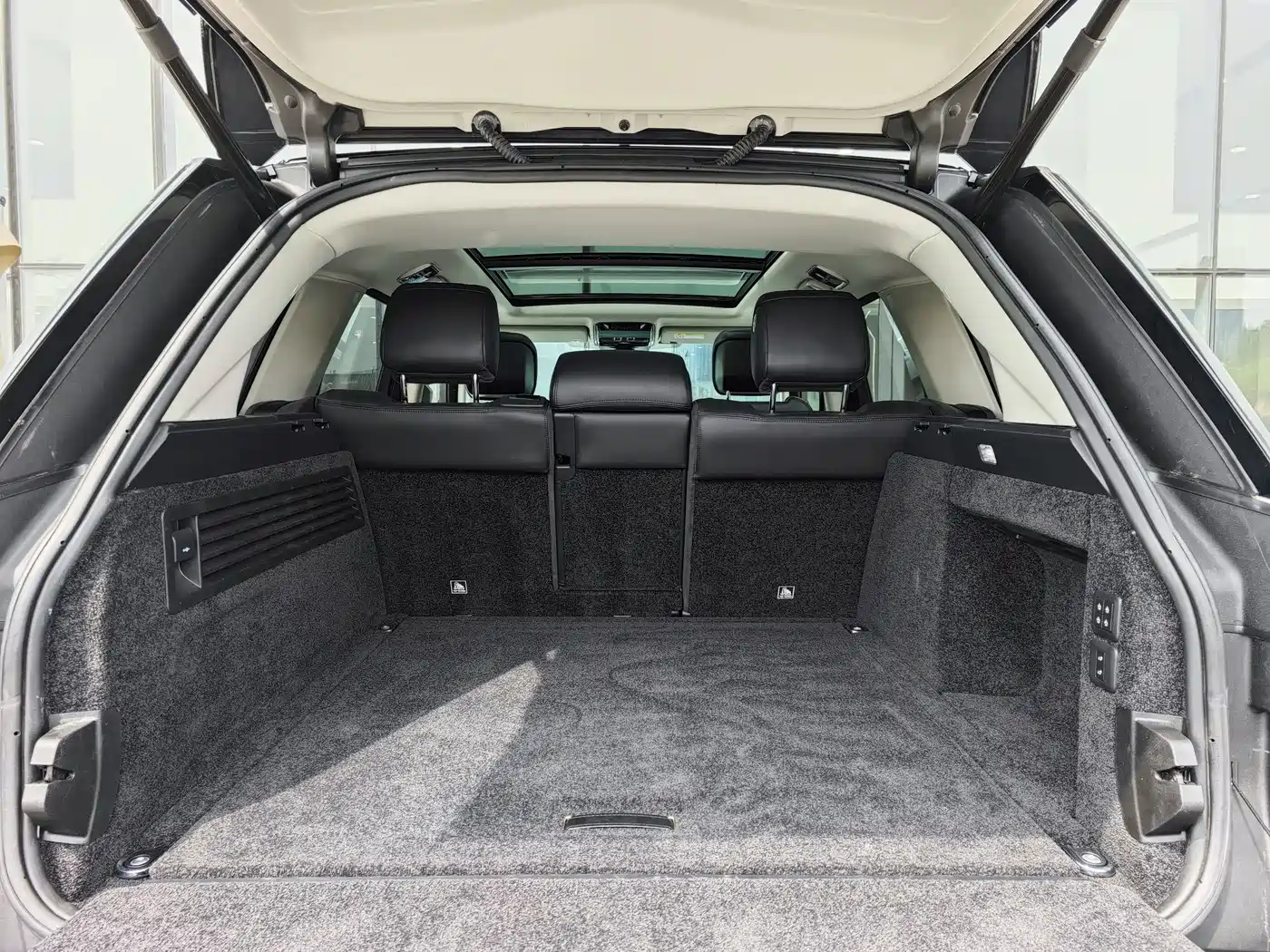 Land Rover Range Rover 2018 3.0 SC V6 Vogue Heritage Edition фото 19